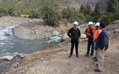Con enrocado protegen localidad de Riecillo