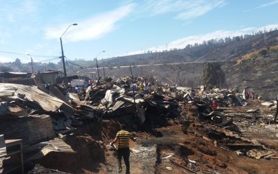 MOP coordina remoción de escombros que dejó  incendio en Playa Ancha