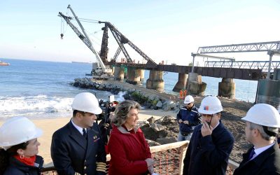 Ministro Undurraga inspeccionó avance de trabajos de recuperación del Muelle Vergara